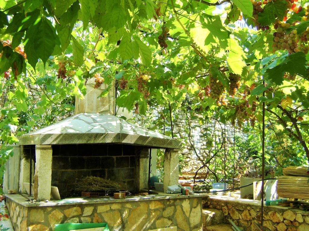 Beleri House Hotel Himare Exterior foto